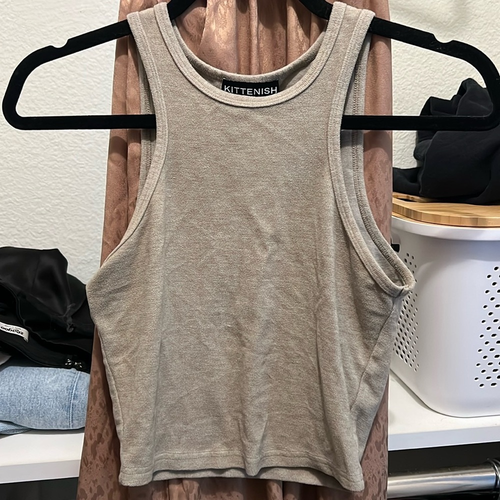 New never worn kittenish tank. Fits like a small